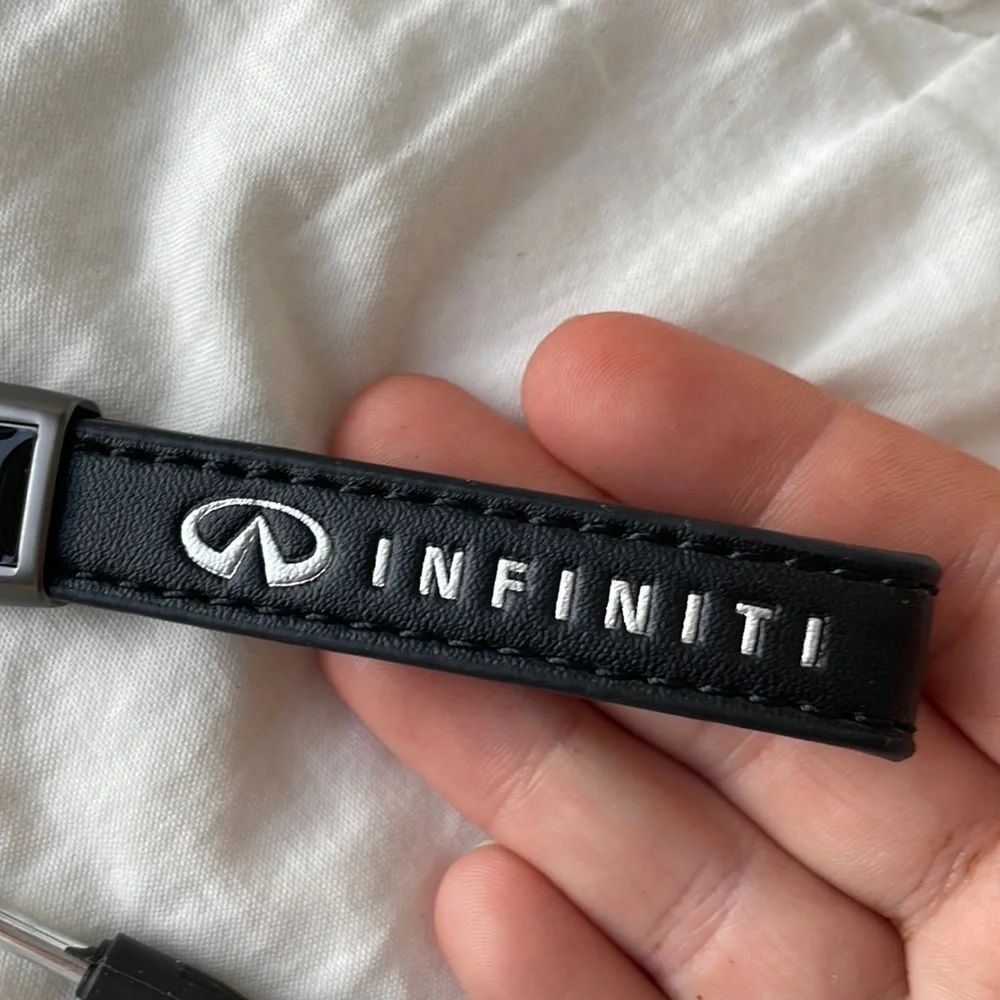New‎ Infiniti Keychain - Picture 3 of 4